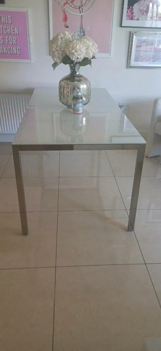 Dining table - Image 2
