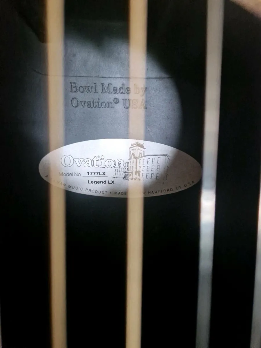 Ovation  legend Guitar - Image 2