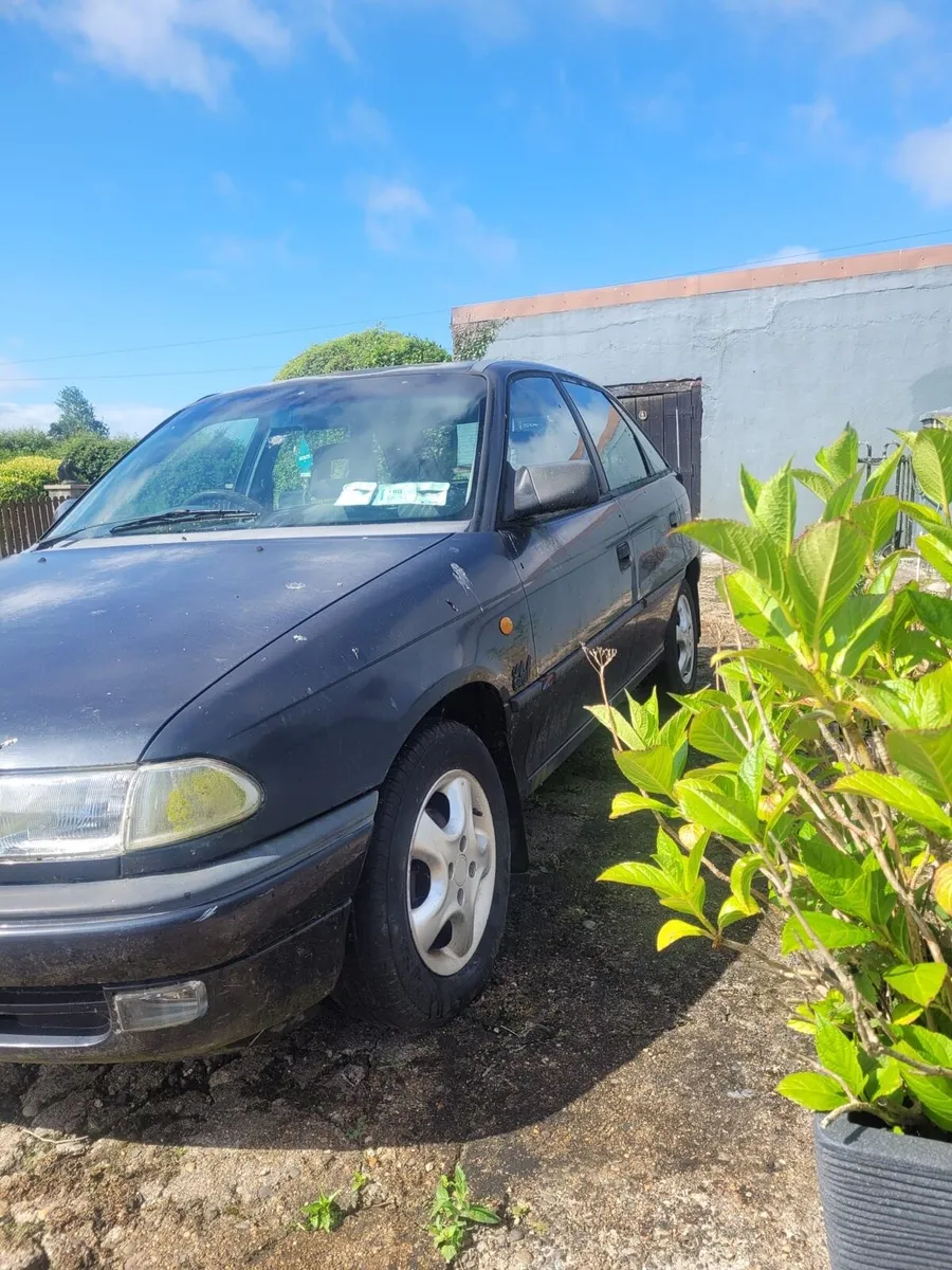 Vintage Opel Astra - Image 3