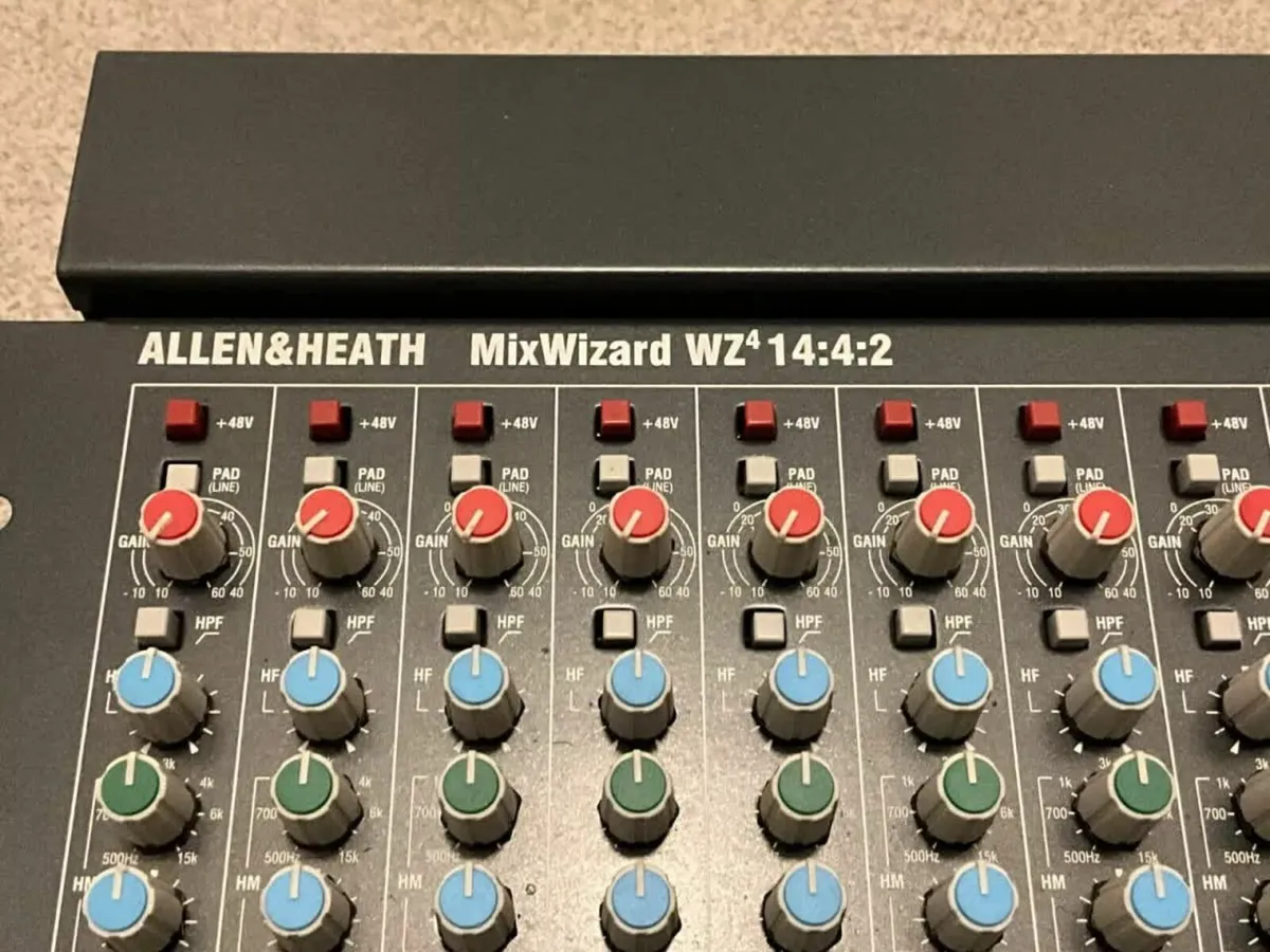 ALLEN & HEATH MIXWIZARD WZ4 14:4:2 MIXER - Image 4