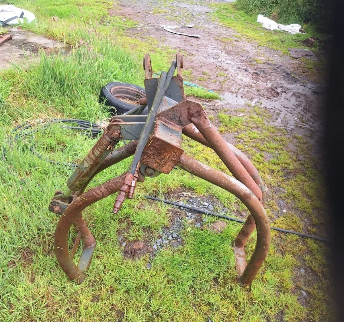 Mini Digger Grab - Image 1
