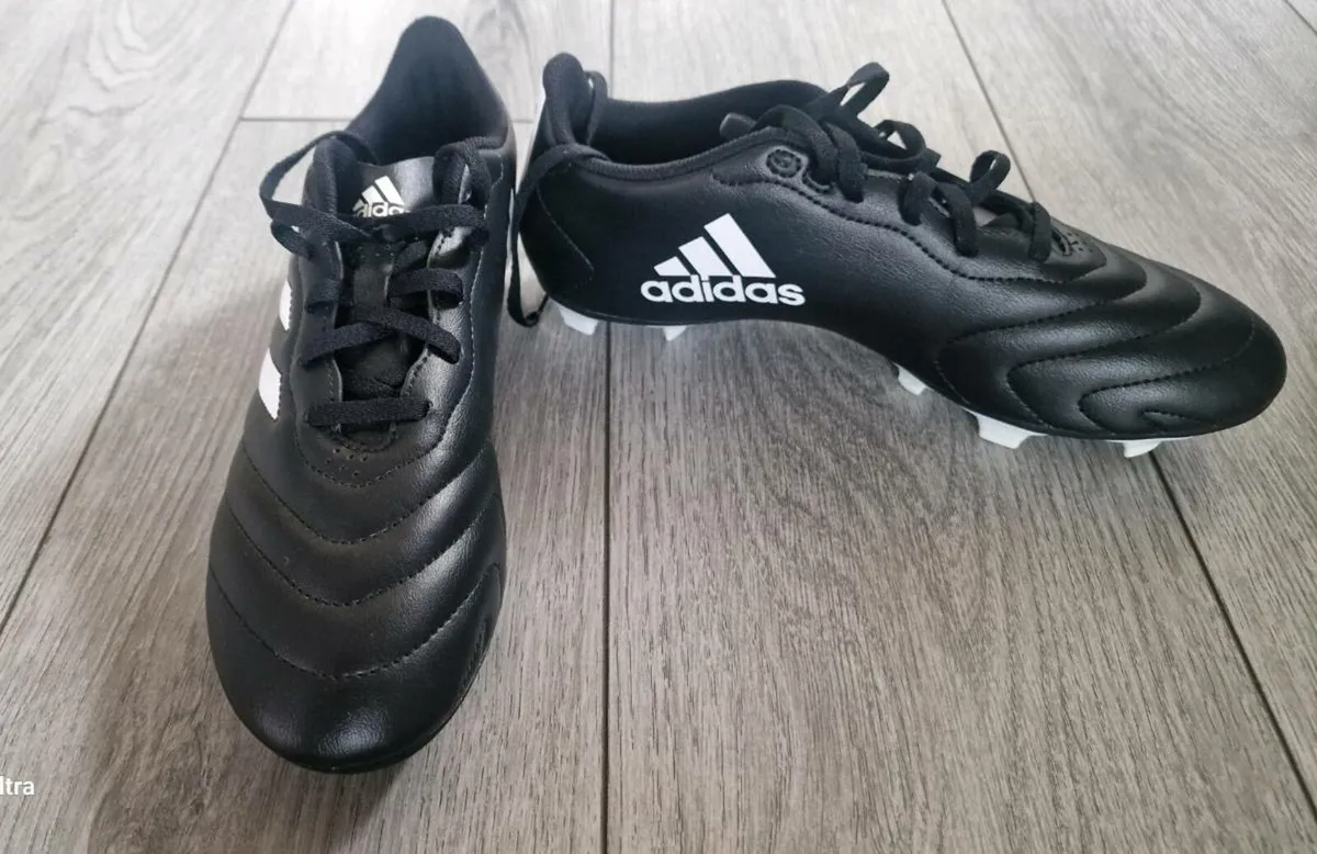 Football boots - Image 1