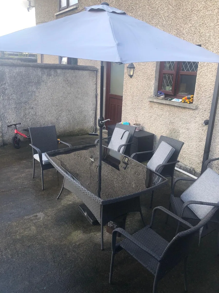 Outdoor Furniture - Image 4
