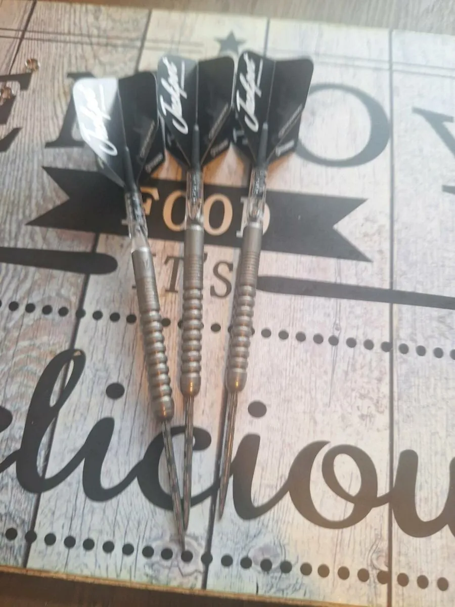 Darts - Image 1