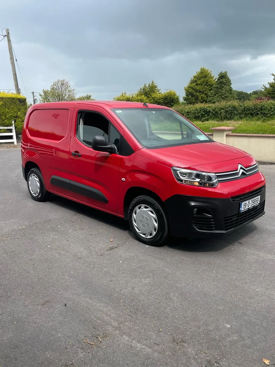 2019 Citroen berlingo enterpirze 3 seats Doe 8/25 - Image 1