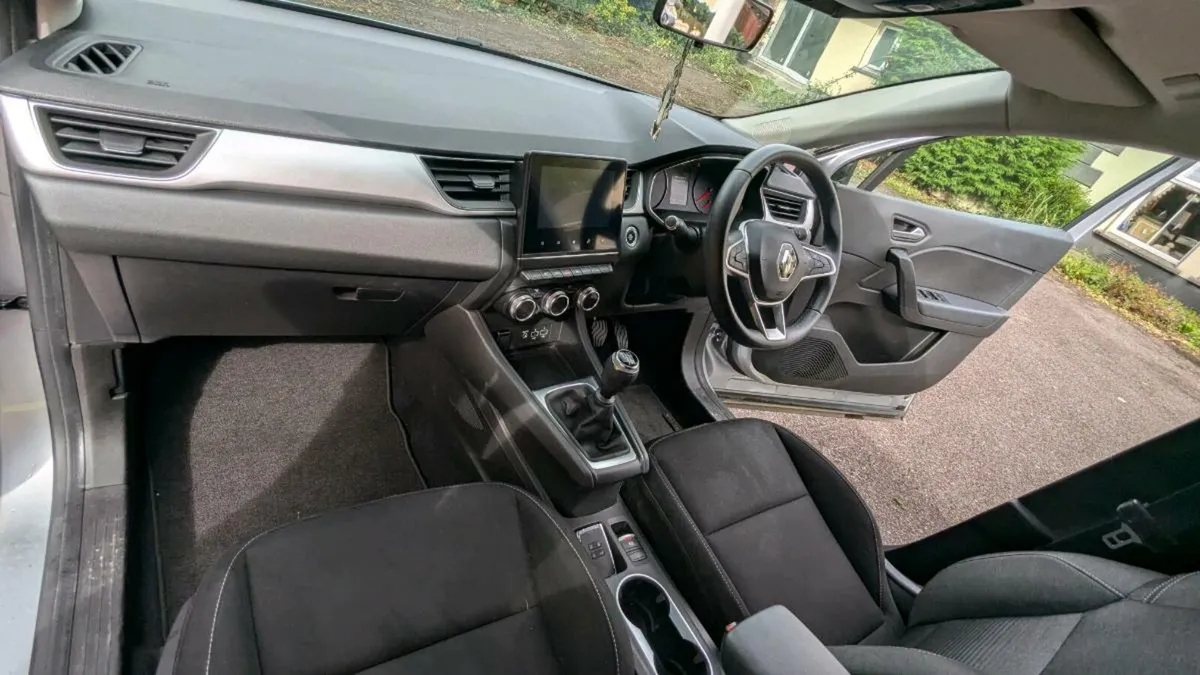 Renault Captur Ionic 1.3 LOW MILAGE - Image 2