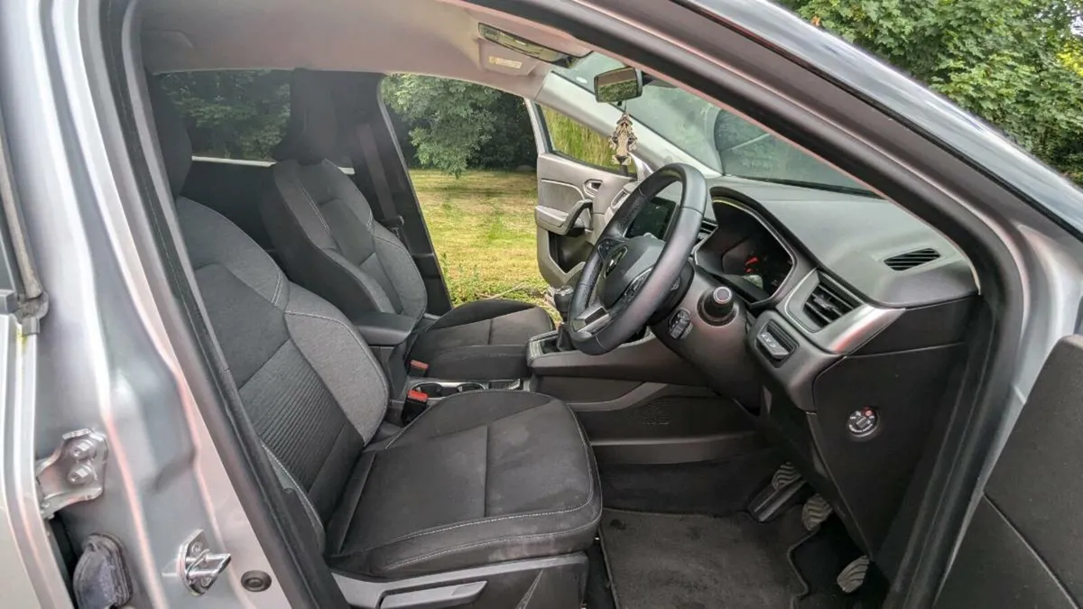 Renault Captur Ionic 1.3 LOW MILAGE - Image 3