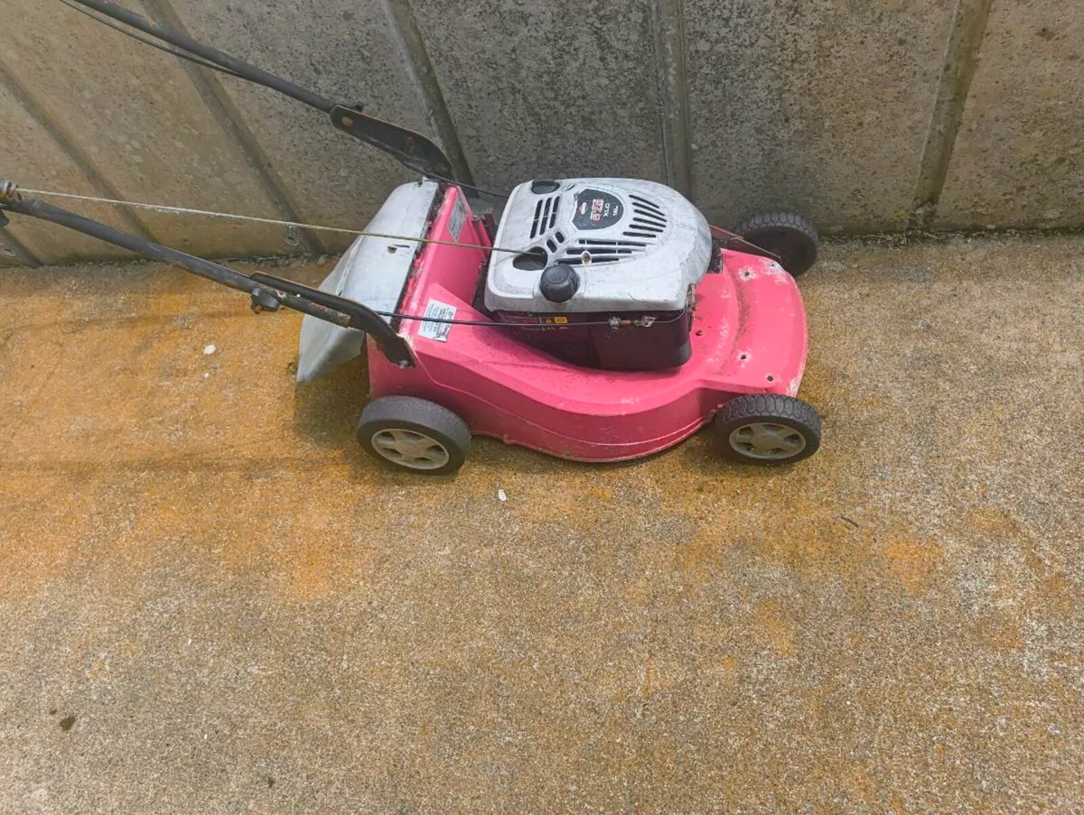 Briggs and Stratton lawnmower