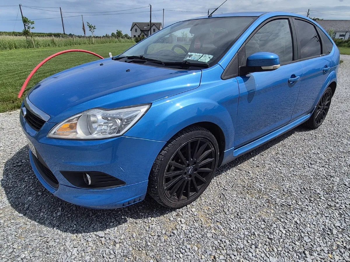 Ford Focus 2009 - Image 2