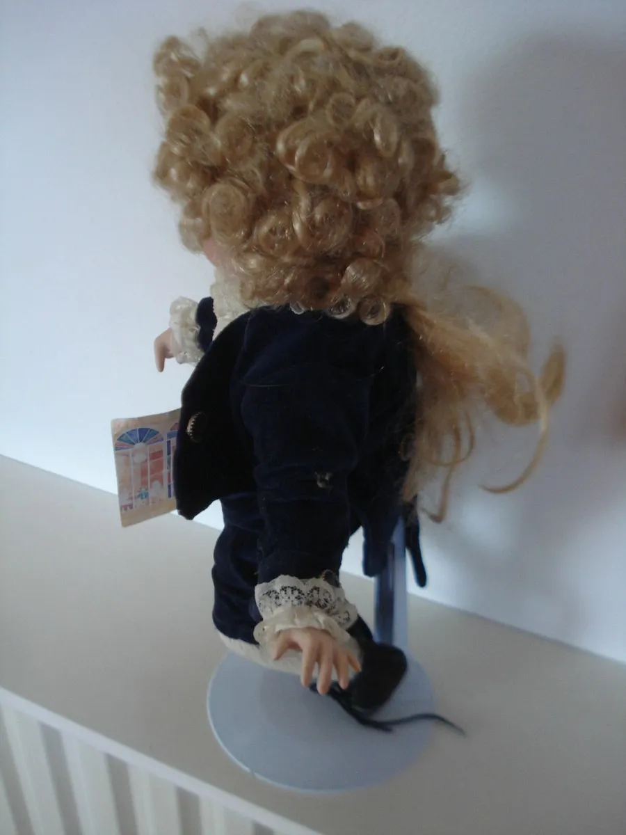 PORCELINE DOLLS WITH HAND PAINTED FACES.  2. - Image 4