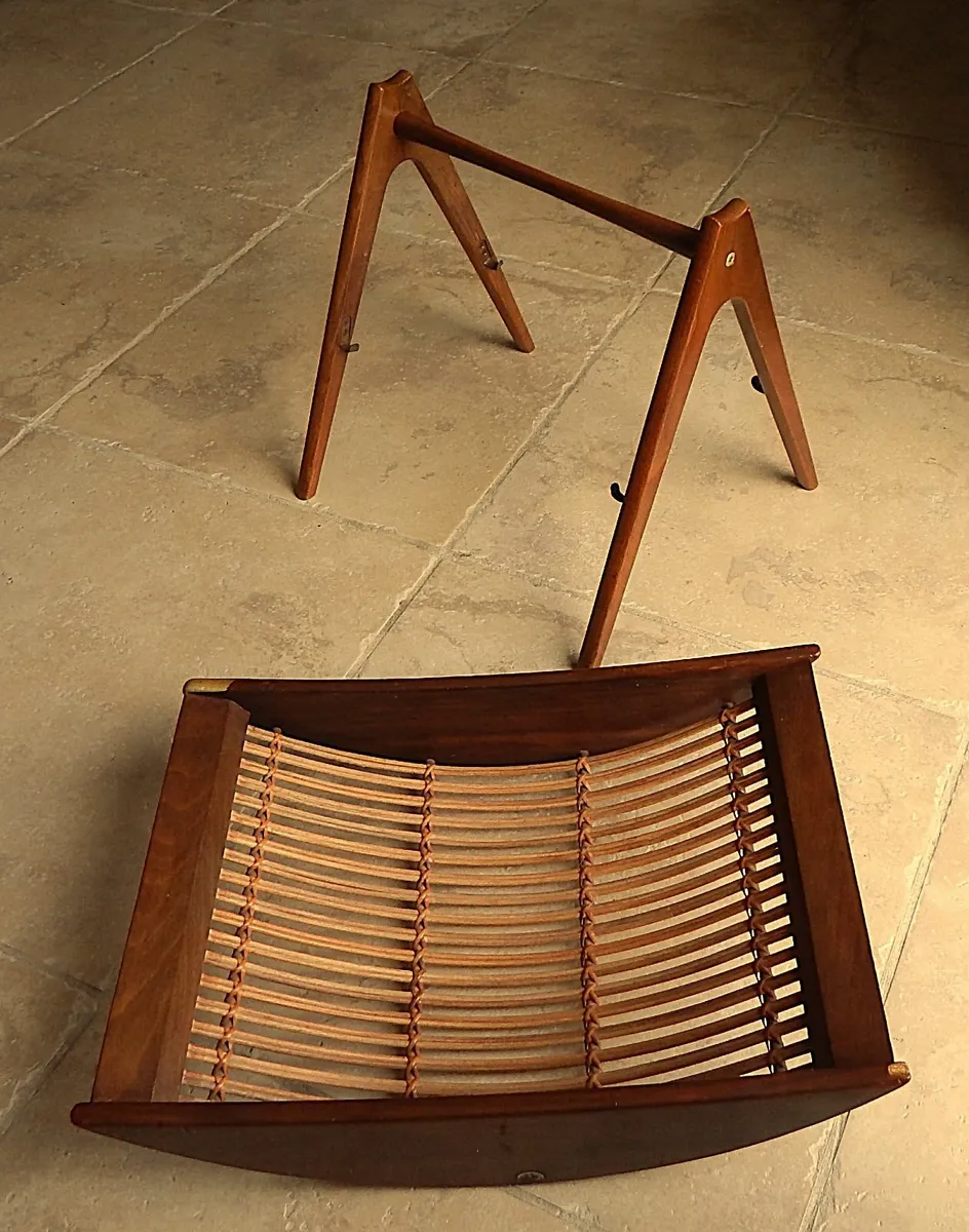 Vintage Mid-Century Wood & Reed Magazine Rack - Image 4