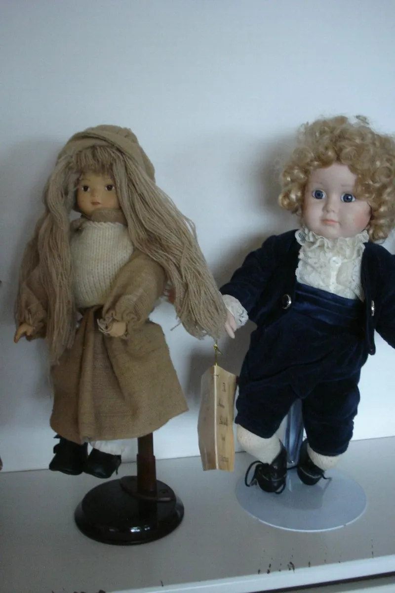 PORCELINE DOLLS WITH HAND PAINTED FACES.  2. - Image 1