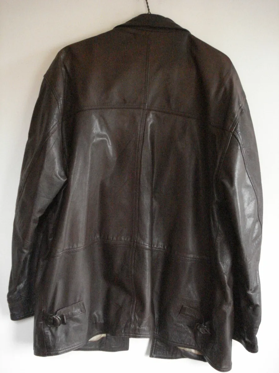 VINTAGE MENS BROWN REAL LEATHER JACKET. - Image 4