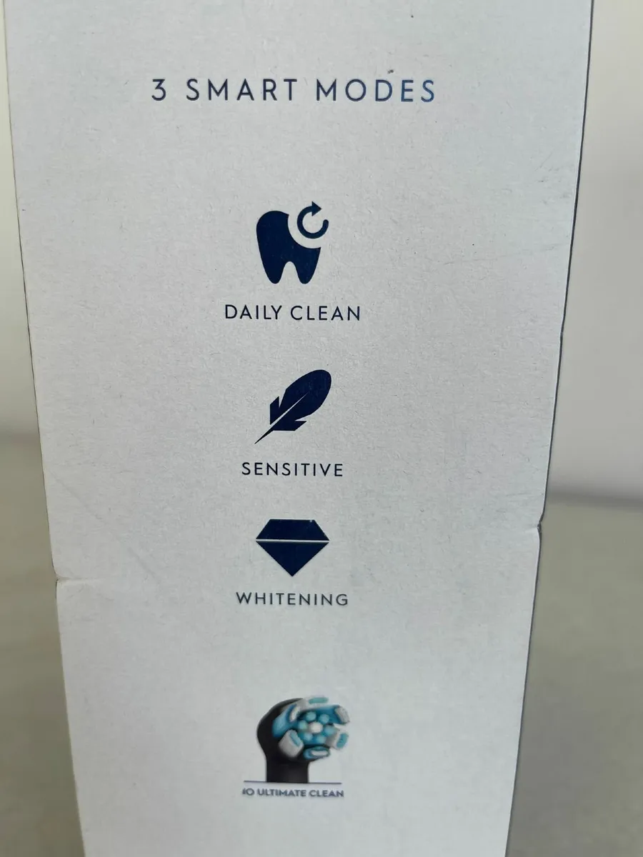 Oral-B iO3 Smart Electric Toothbrush - Brand New - Image 2