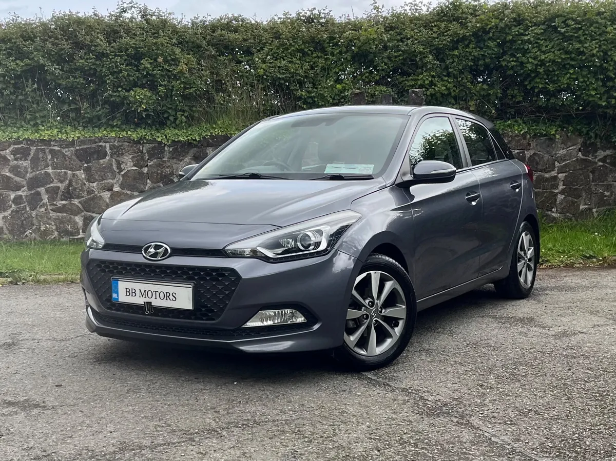 Hyundai i20 1.2 Deluxe - Image 1
