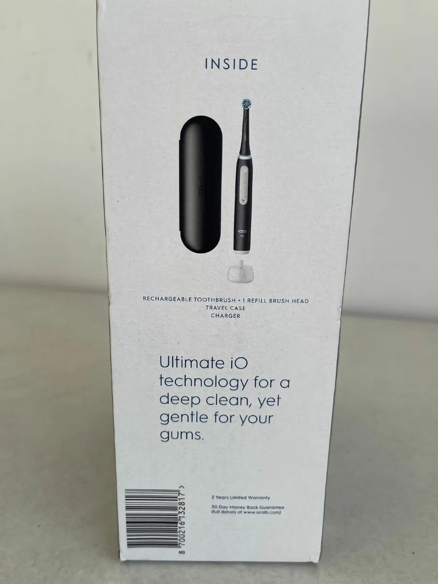 Oral-B iO3 Smart Electric Toothbrush - Brand New - Image 4