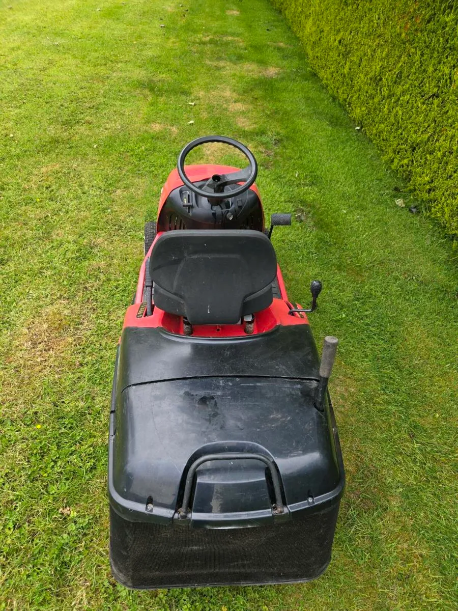 Castlegarden ride on mower - Image 4