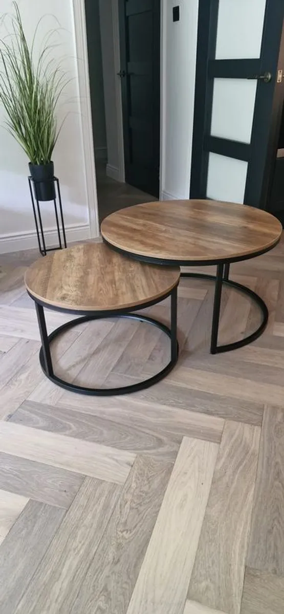 Round coffee tables - Image 1