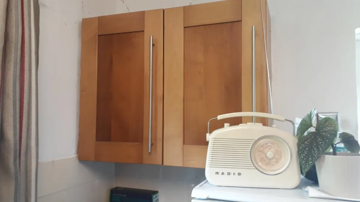 URGENT SALE Wooden Kitchen, soft close drawers, Fe - Image 4