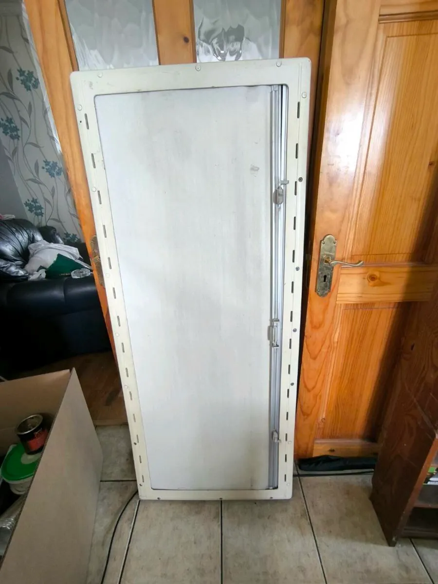 Campervan RV window with fly net and blinds - Image 2
