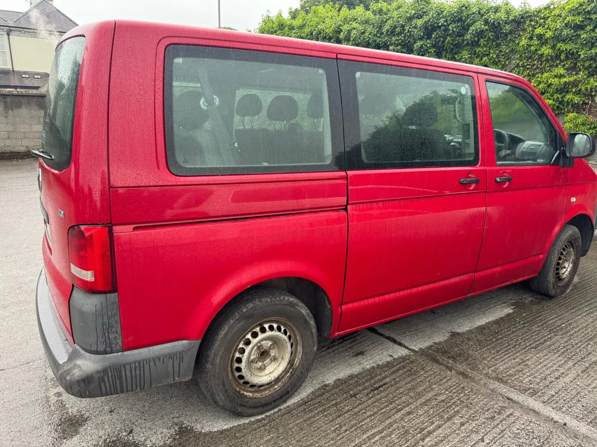 Volkswagen Transporter Shuttle - Image 2