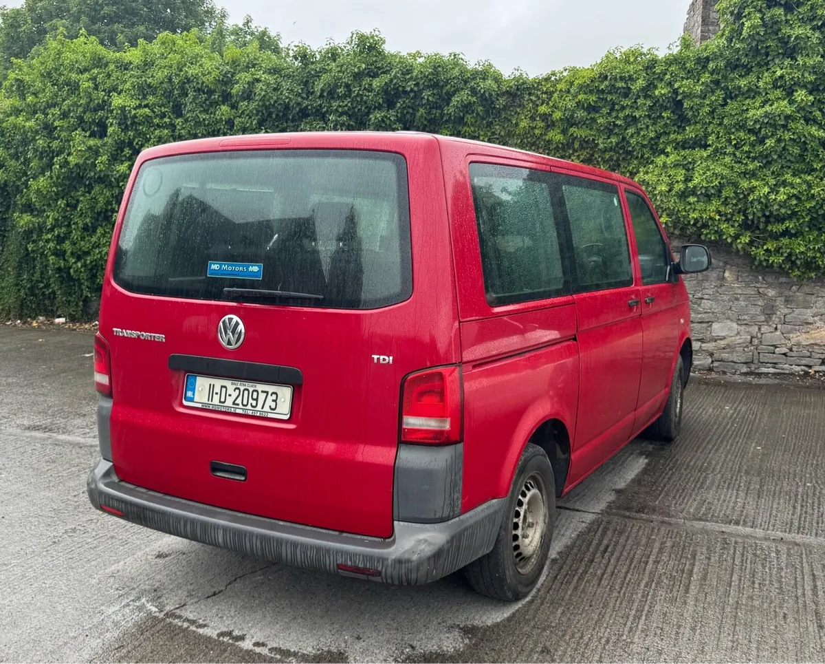 Volkswagen Transporter Shuttle - Image 3
