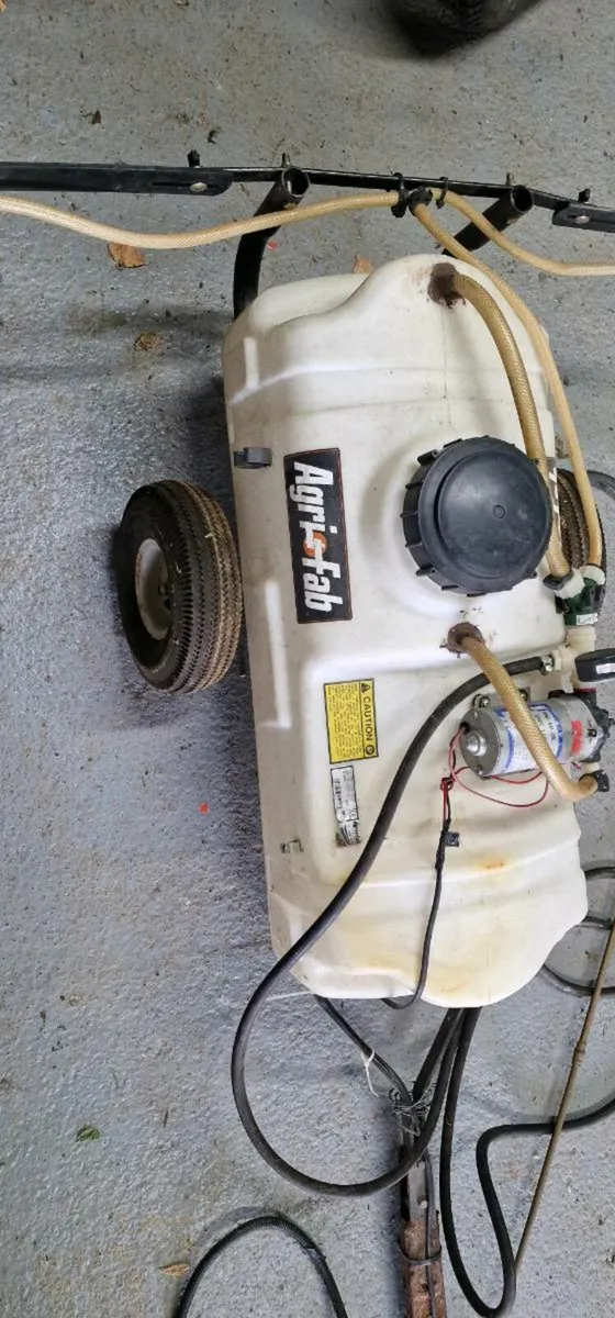 Row behind sprayer - Image 2