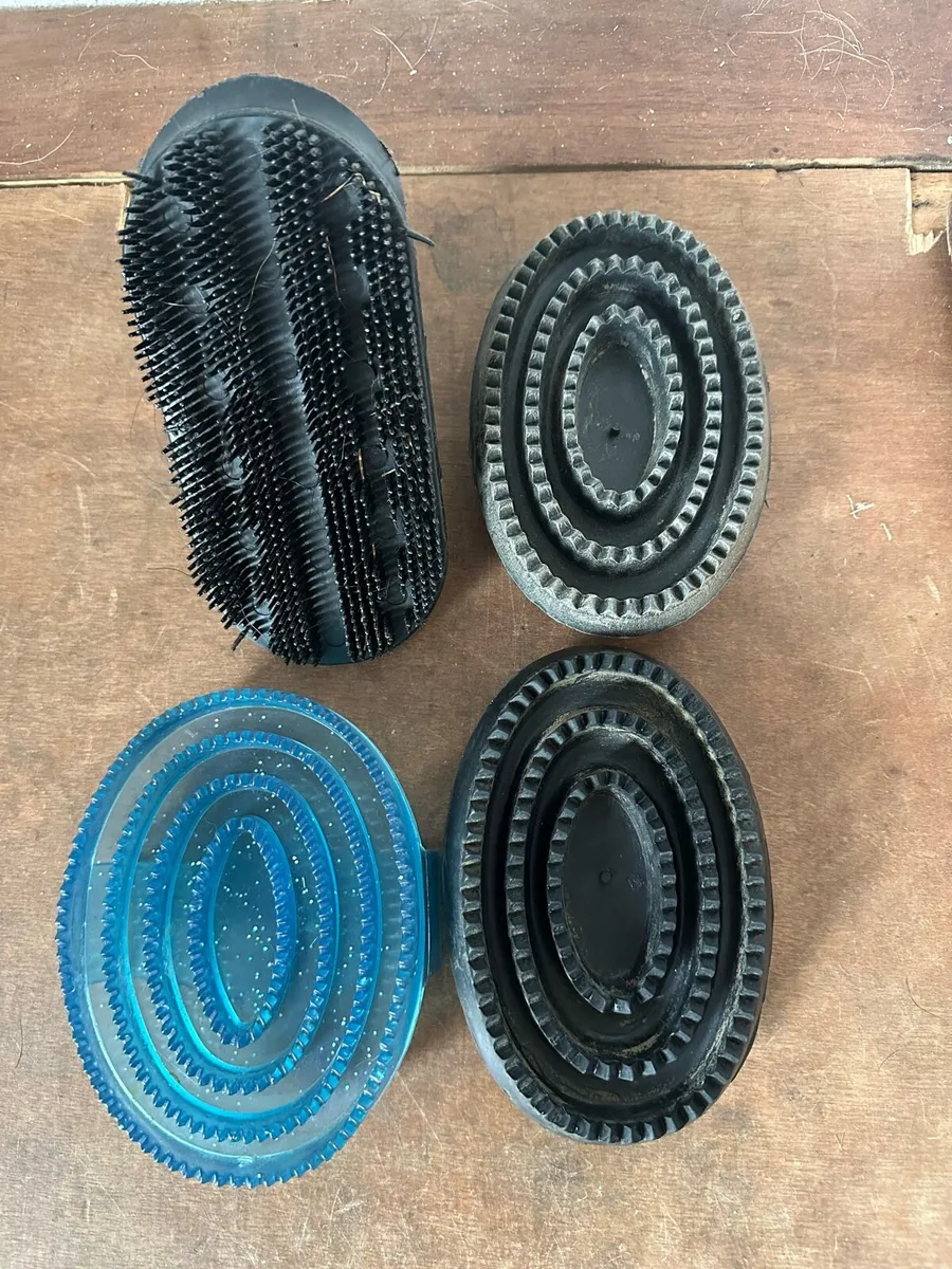 Grooming brushes - Image 3