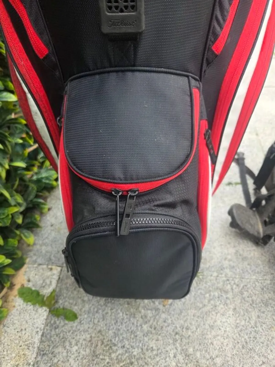 Titleist golf bag and Trolley. - Image 3
