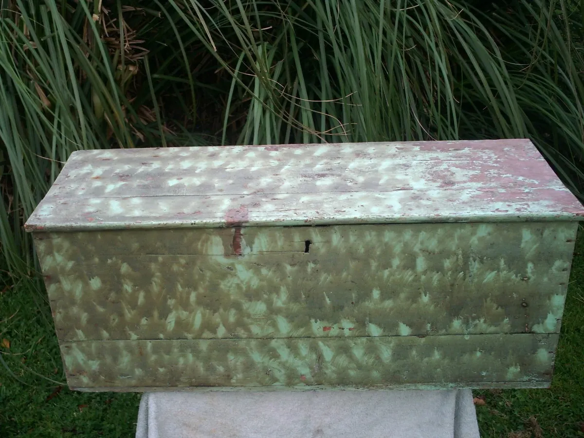 antique irish storage trunk - Image 2