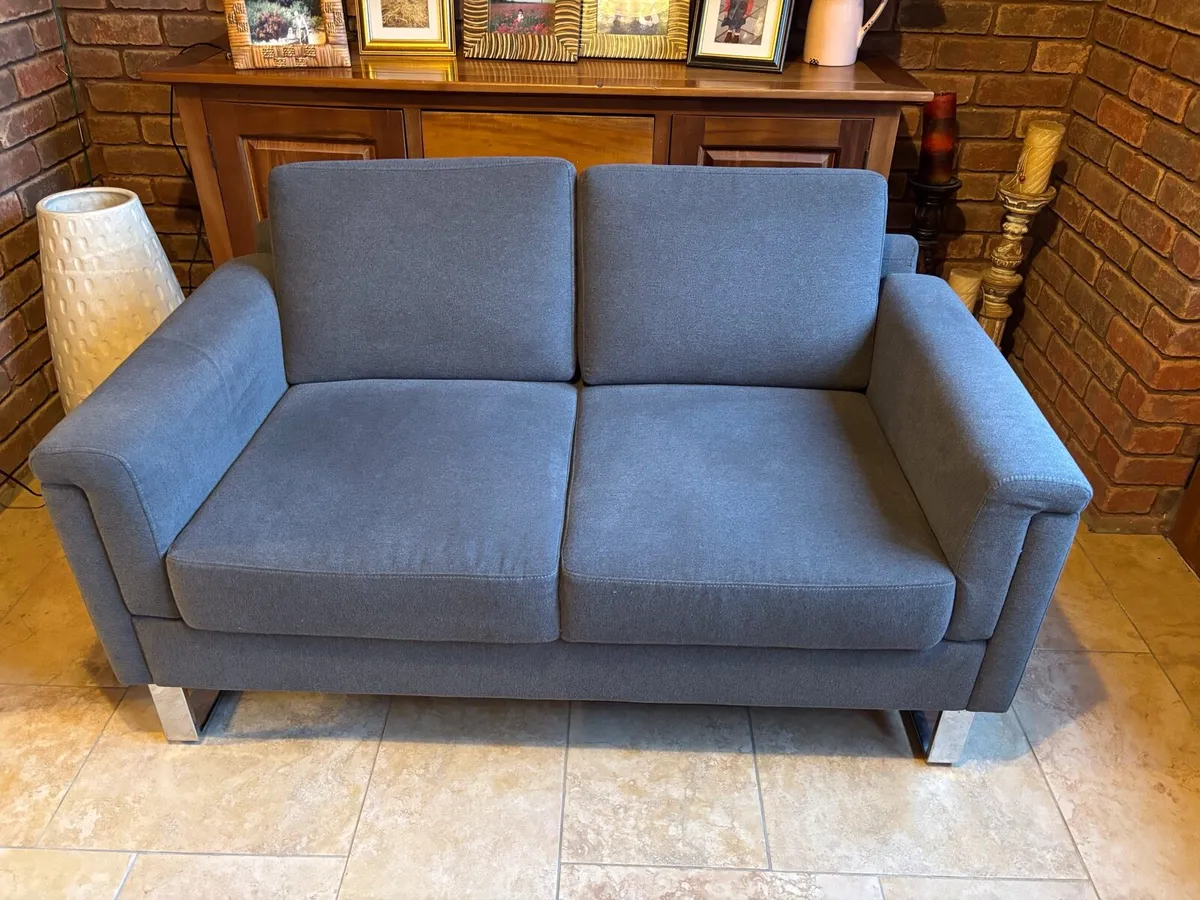 Reception sofa - Image 1