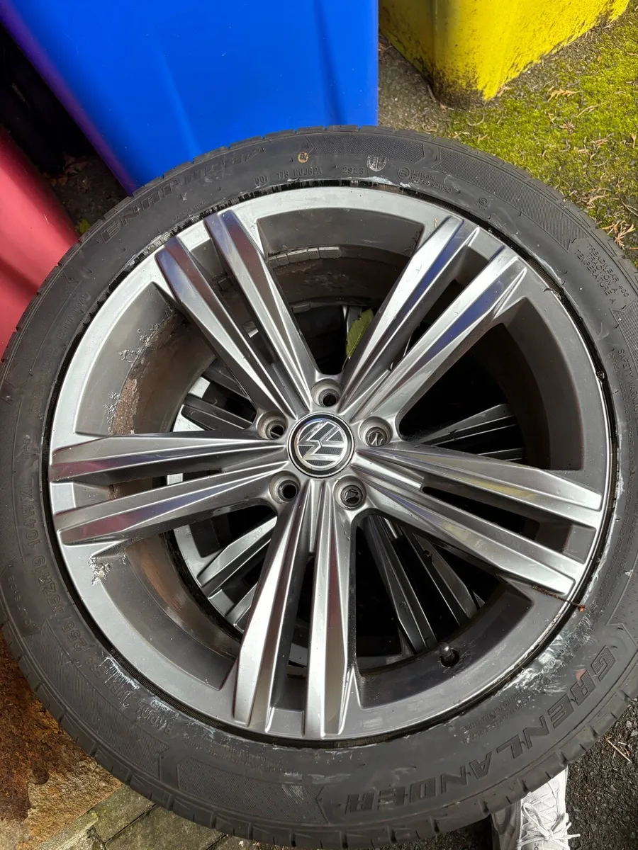 Original VW Tiguan Alloys - New Tyres - Image 1