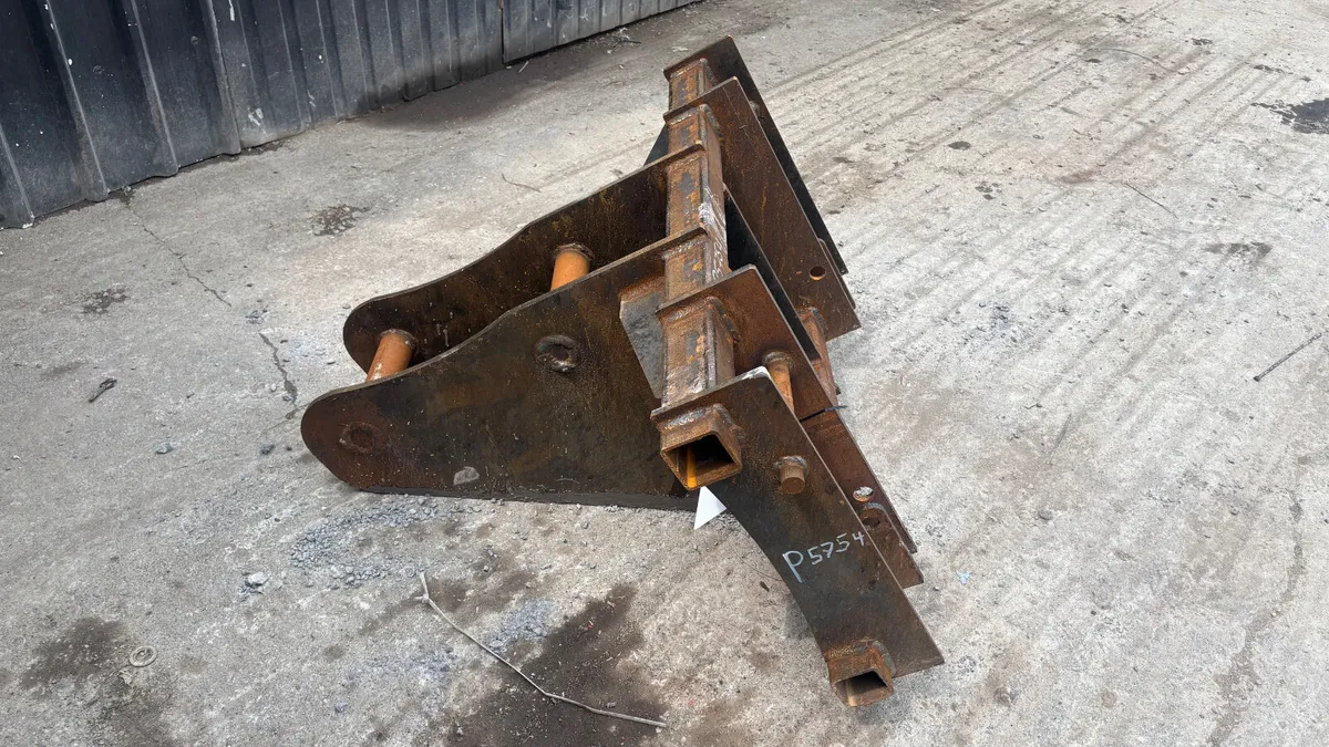 Euro Bracket Adapter to suit 13 Ton Excavator - Image 3