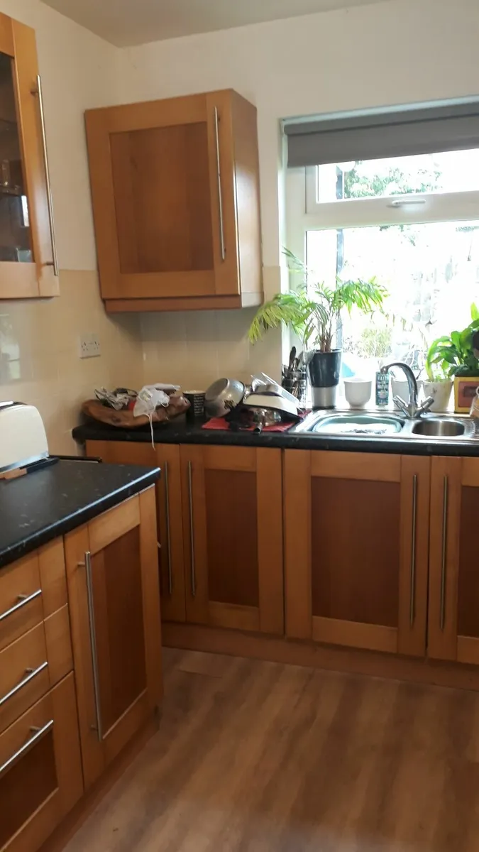 URGENT SALE Wooden Kitchen, soft close drawers, Fe - Image 1