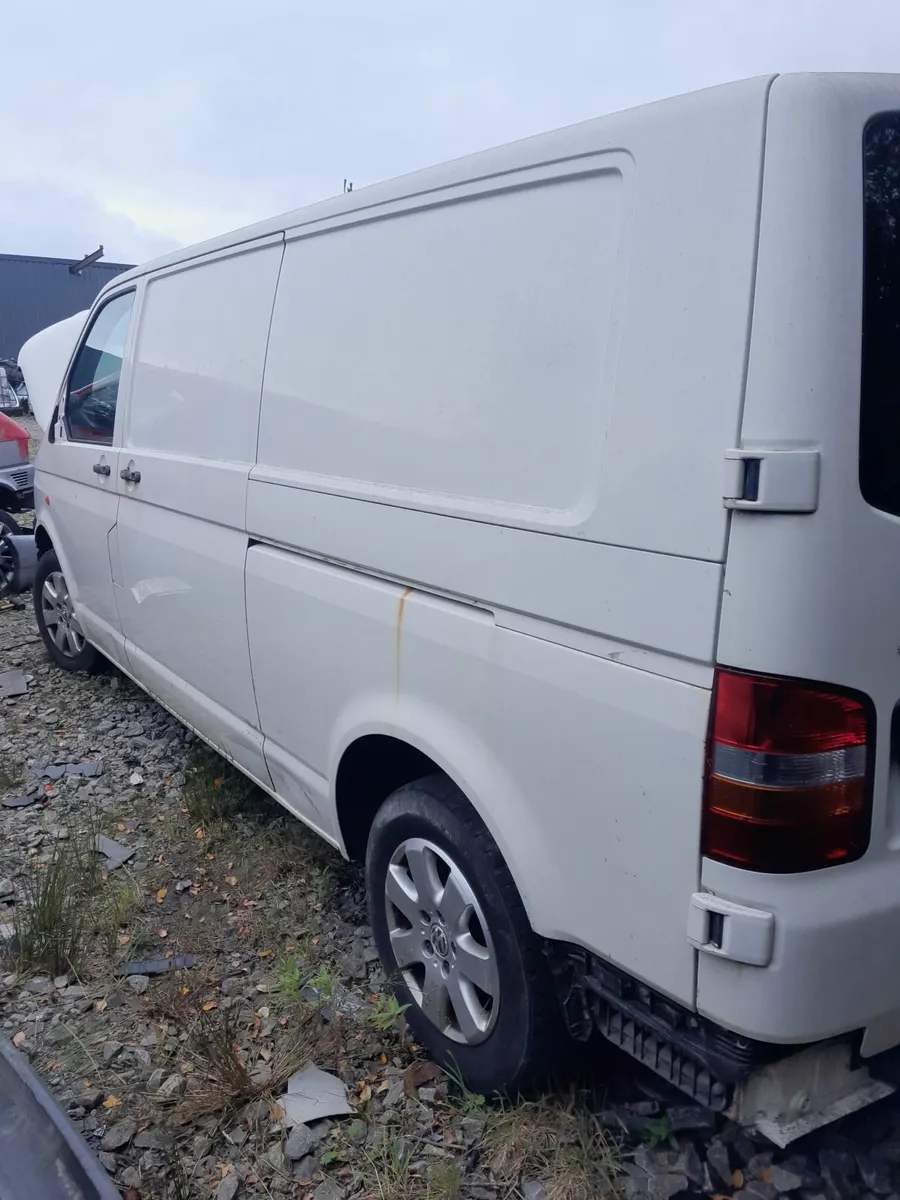 Vw Transporter t5 t4 caravelle Breaking - Image 4