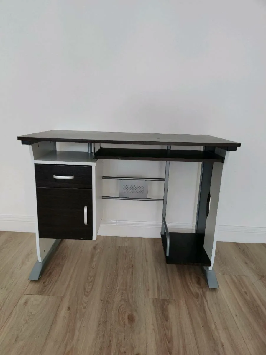 Desk with sliding keyboard - Image 1