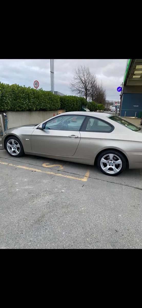 BMW 3-Series 2008 - Image 1