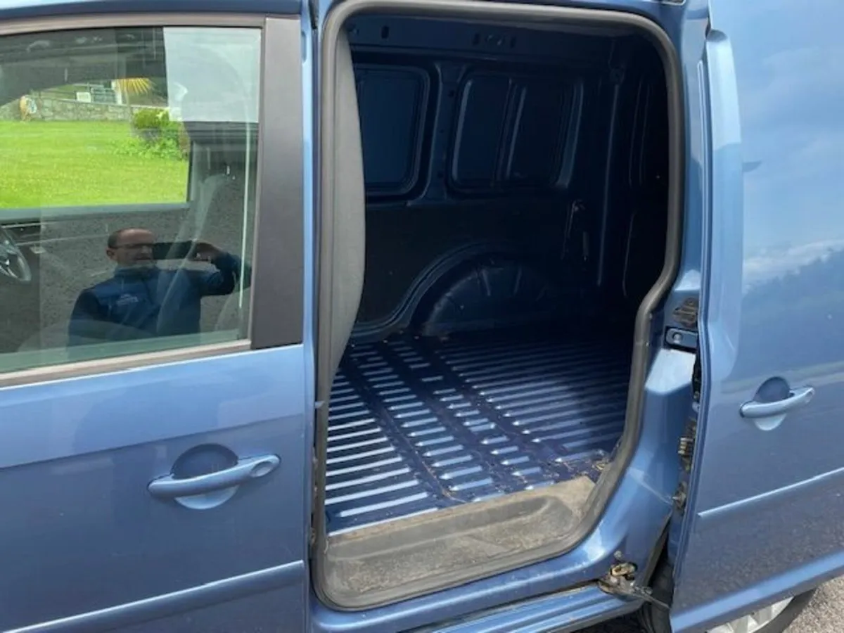 Volkswagen Caddy 2015 - Image 4