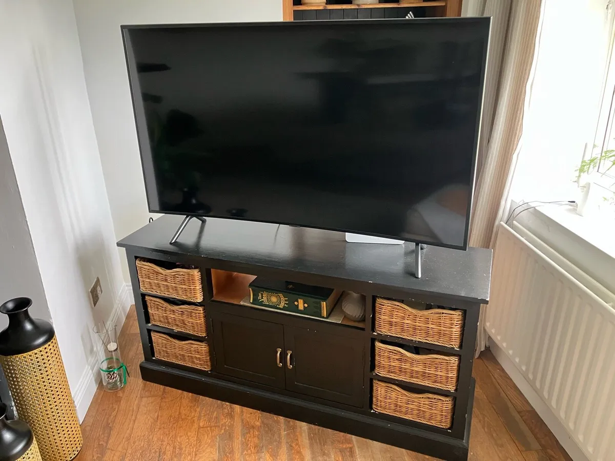 TV Unit - Image 1