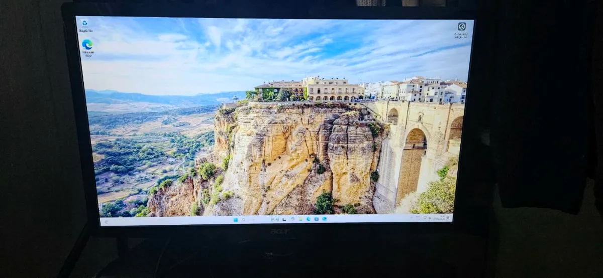 Desktop Fujitsu Core i5 8gb - Image 1