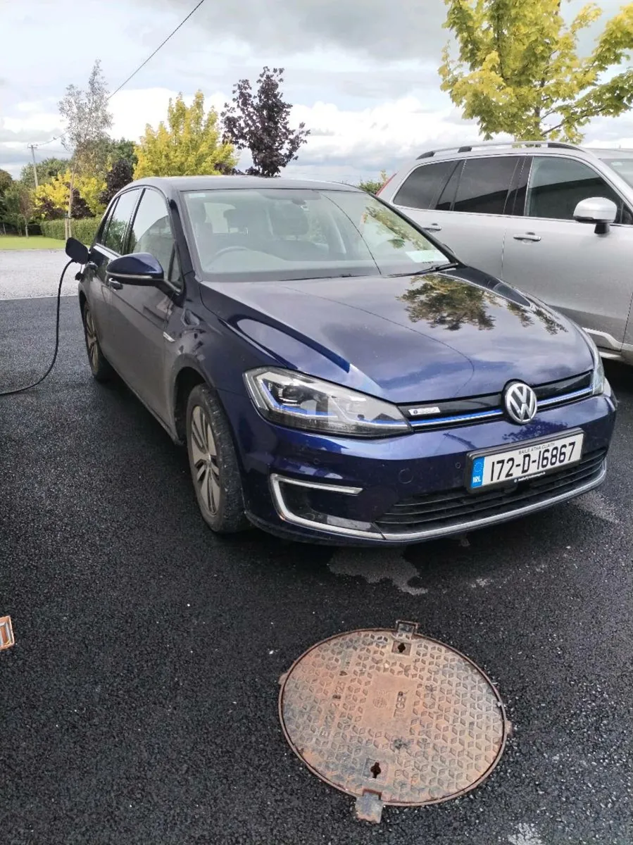 Volkswagen E-Golf - Image 2