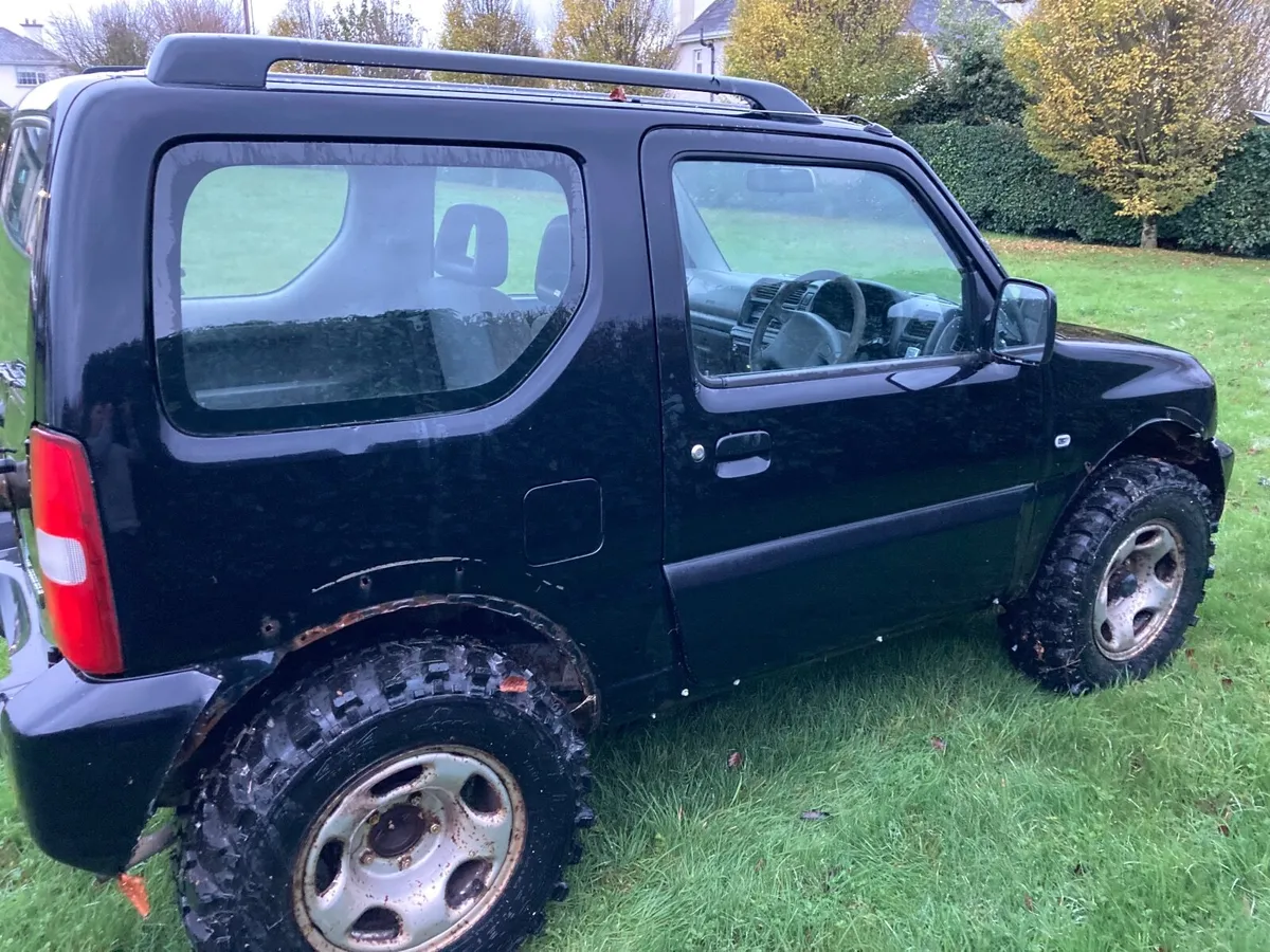 Car - Image 3