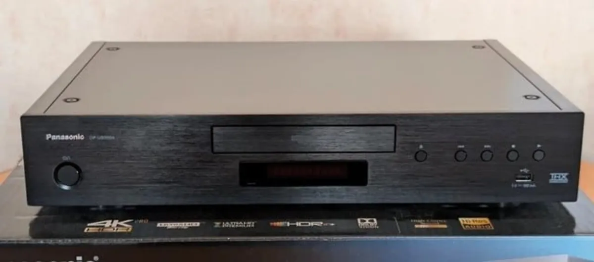 Panasonic DP-UB9004 4K UHD Blu-ray Player - Image 2