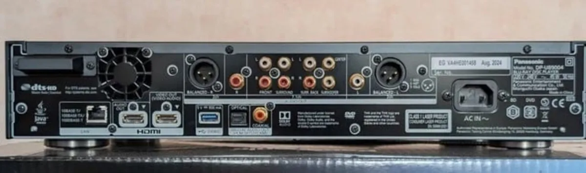 Panasonic DP-UB9004 4K UHD Blu-ray Player - Image 3