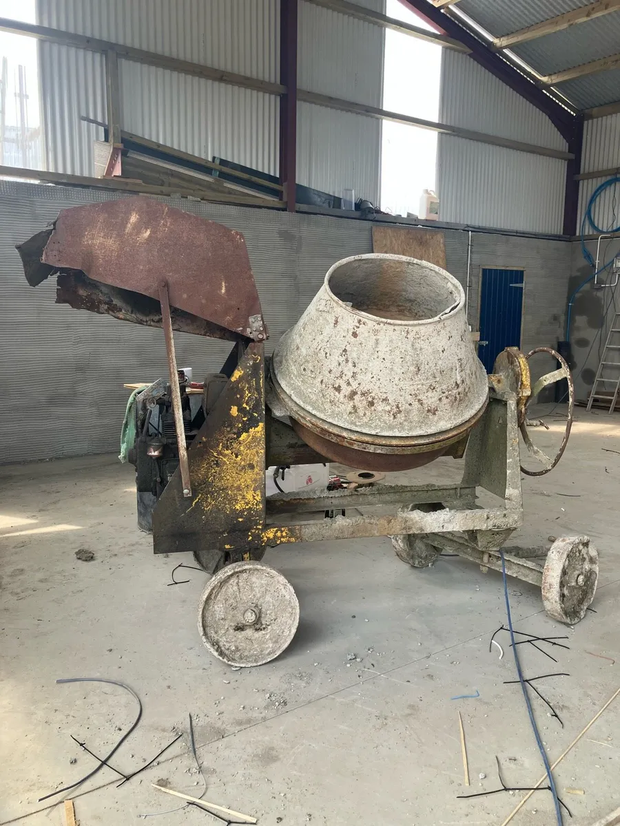Old Rob Roy Diesel Cement Mixer - Image 1