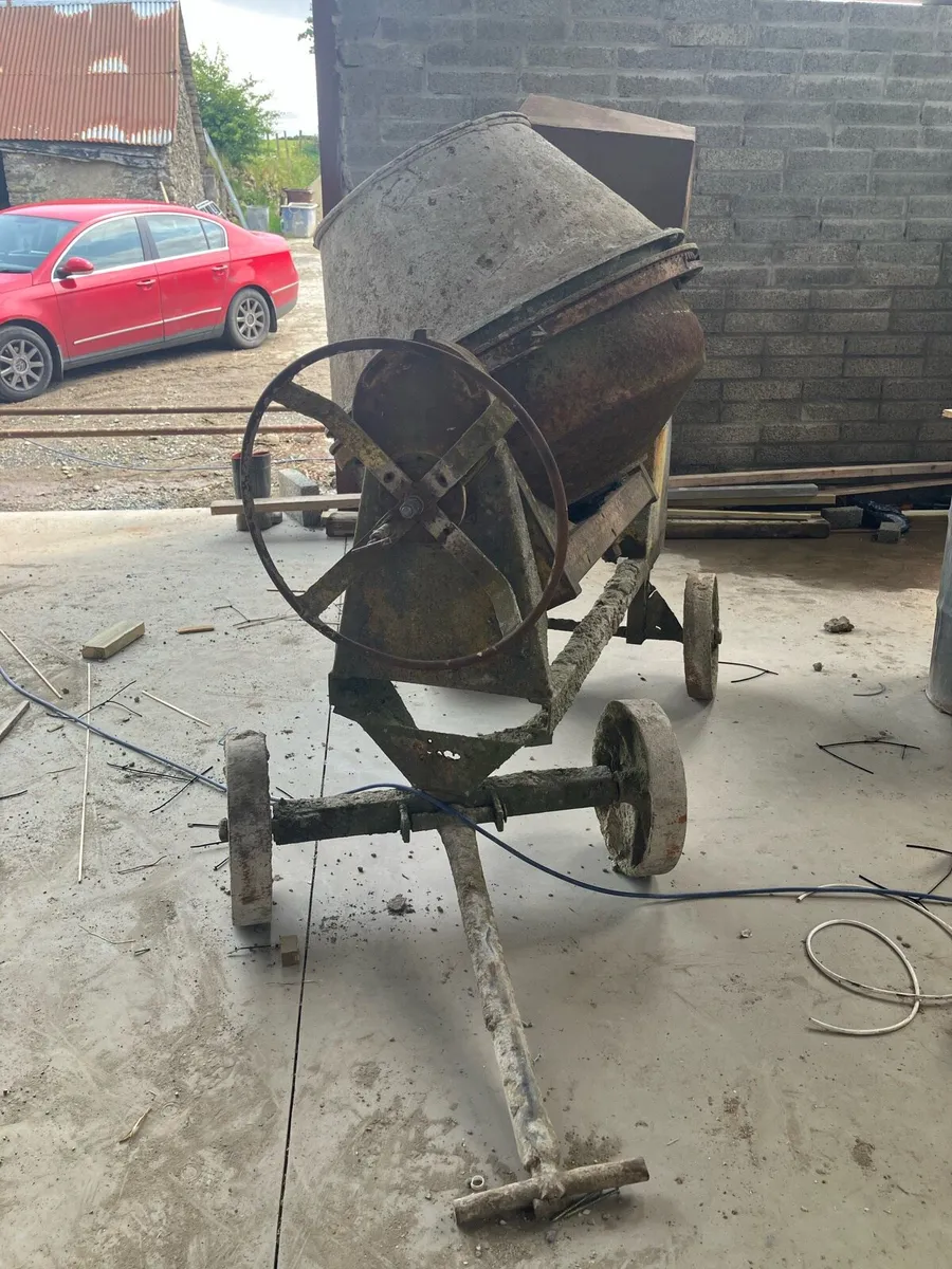 Old Rob Roy Diesel Cement Mixer - Image 3