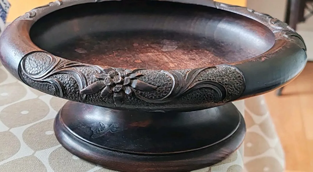 Antique wooden bowl - Image 1