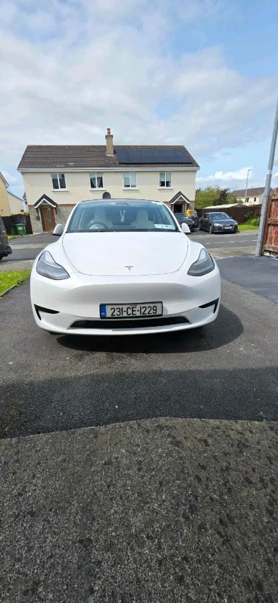 Tesla Model Y RWD 2023 - Image 3