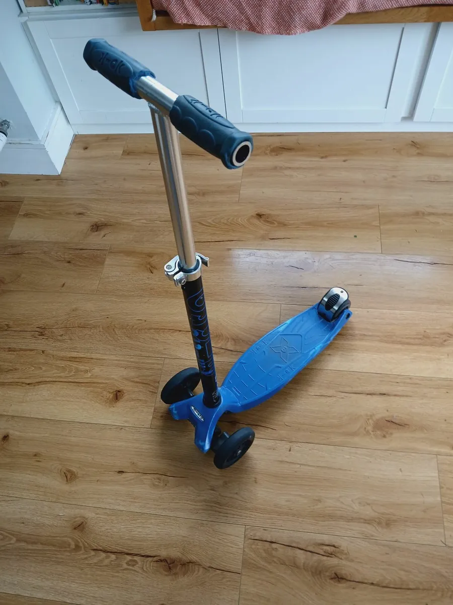 Micro Scooter - Image 3