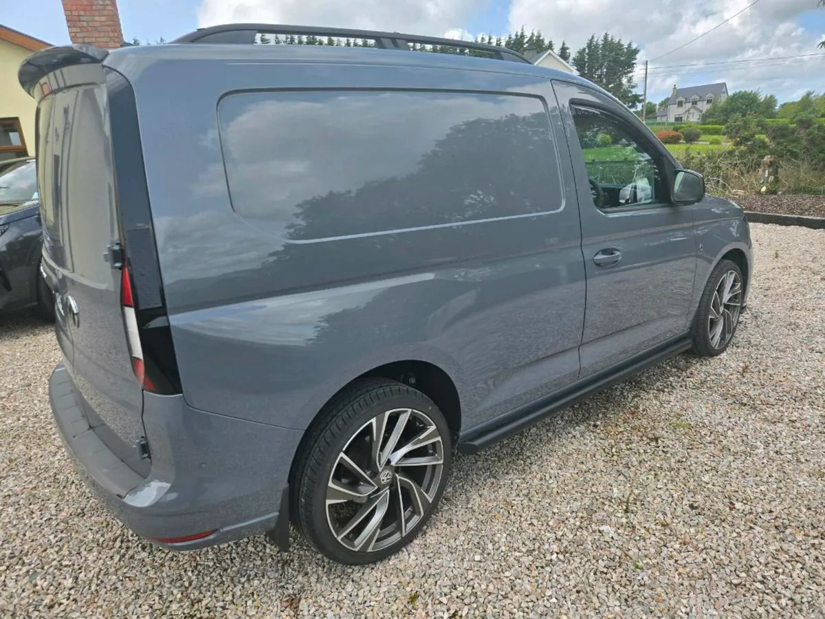 Caddy van - Image 2